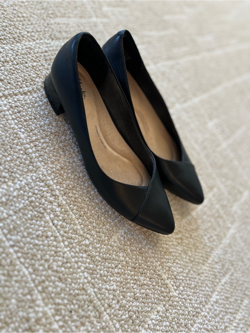 $129 Clarks Women's Pointed-Toe Flats in black/Price per pair - Picture 3 of 11